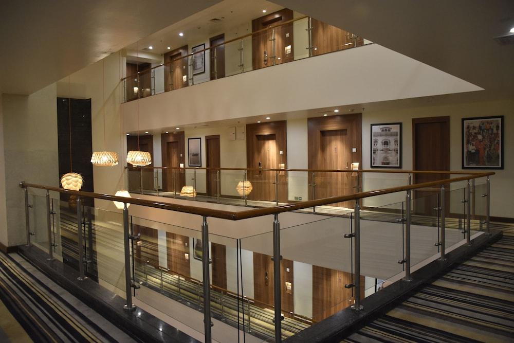 Lemon Tree Premier, Patna Hotell Exteriör bild