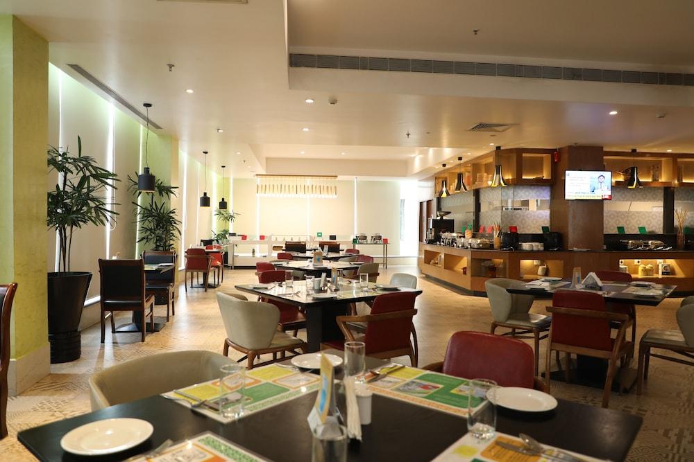 Lemon Tree Premier, Patna Hotell Patna  Exteriör bild