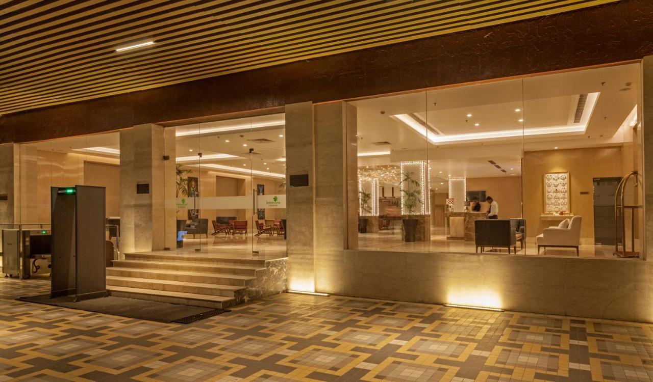 Lemon Tree Premier, Patna Hotell Patna  Exteriör bild